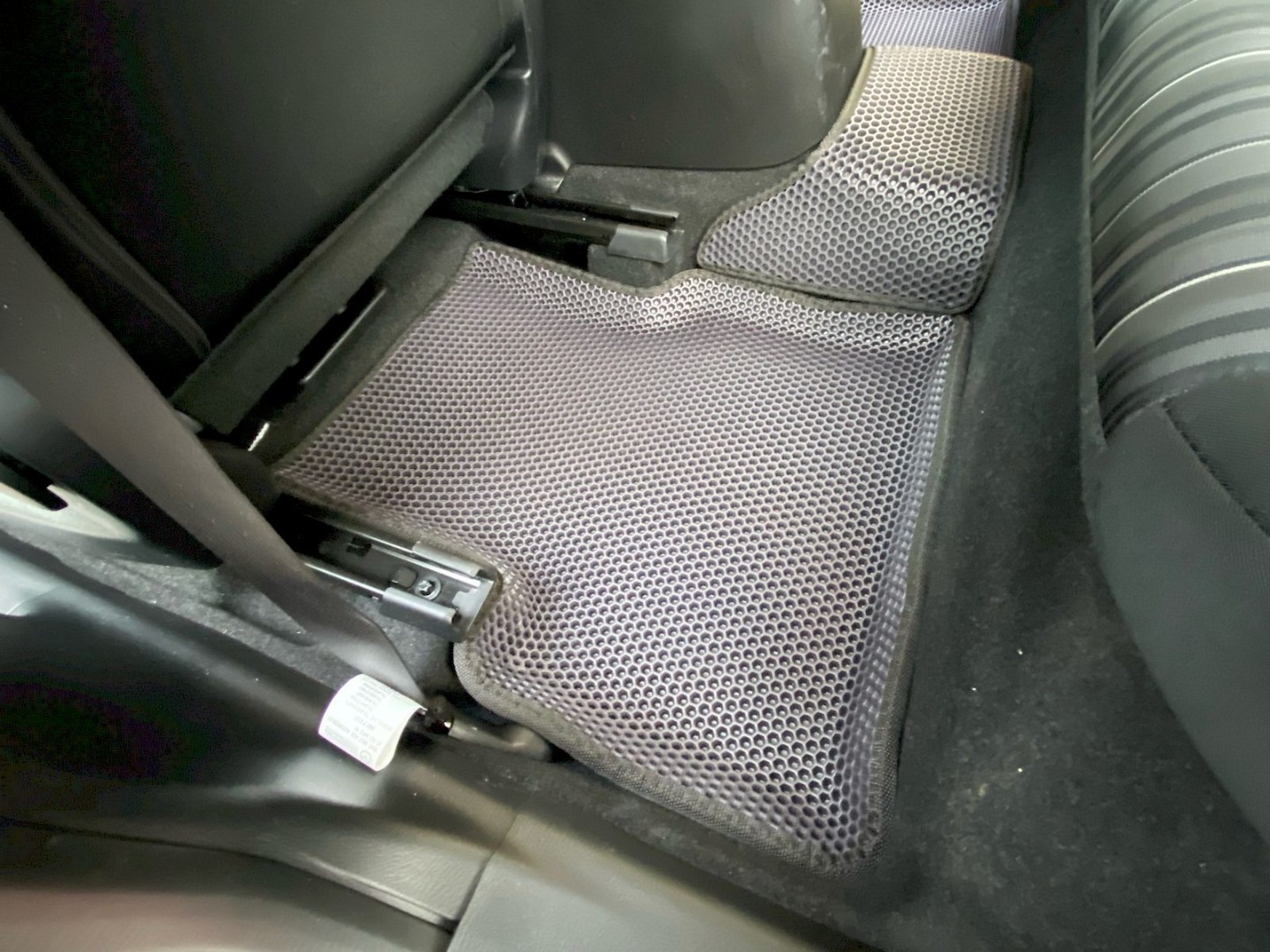 Ева коврики для Mazda 2 (DJ) правый руль 2019-2024 1-й рестайлинг — eLfFNhJnFeA resized