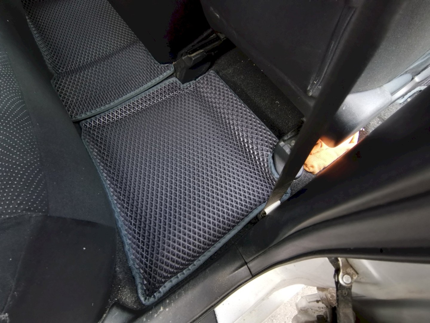 EVA автоковрики для Toyota Prius (ZVW30) 2011-2015 рестайл ПРАВЫЙ руль — 8XZvX0xmq6I resized